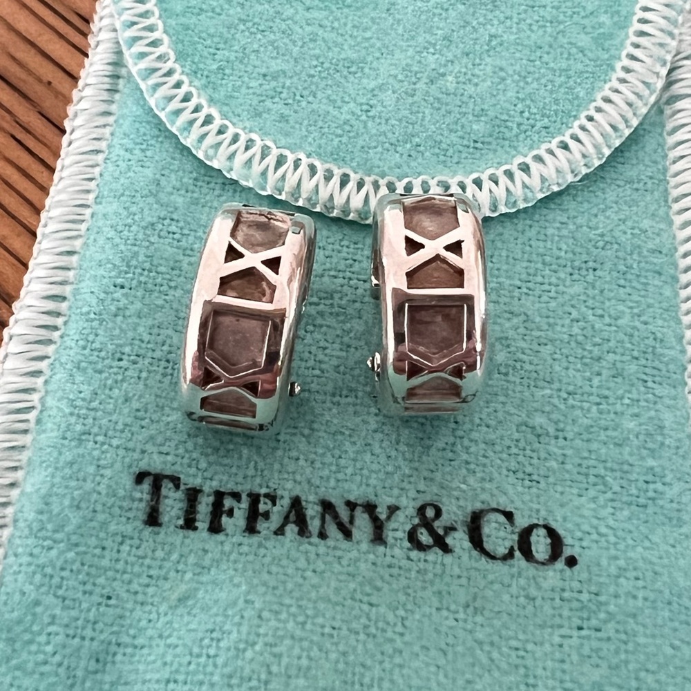 Tiffany & Co. Retired Atlas collection Hoop Earrings. Silver.